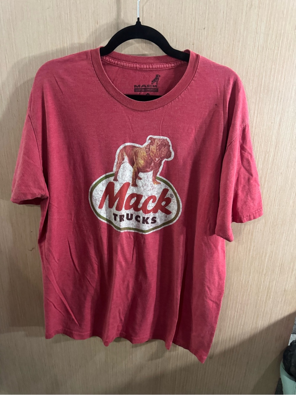 Menโs Mack Trucks Red Logo Graphic Short Sleeve Tee Sizeโ XLarge